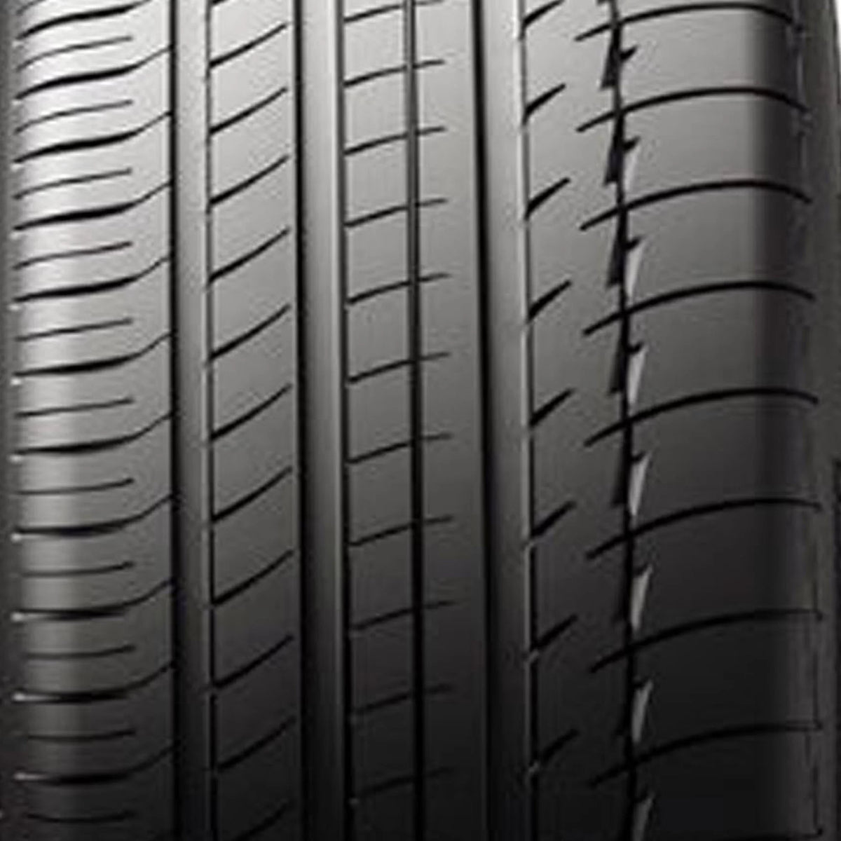 235/35ZR19 Passenger Tire R8814