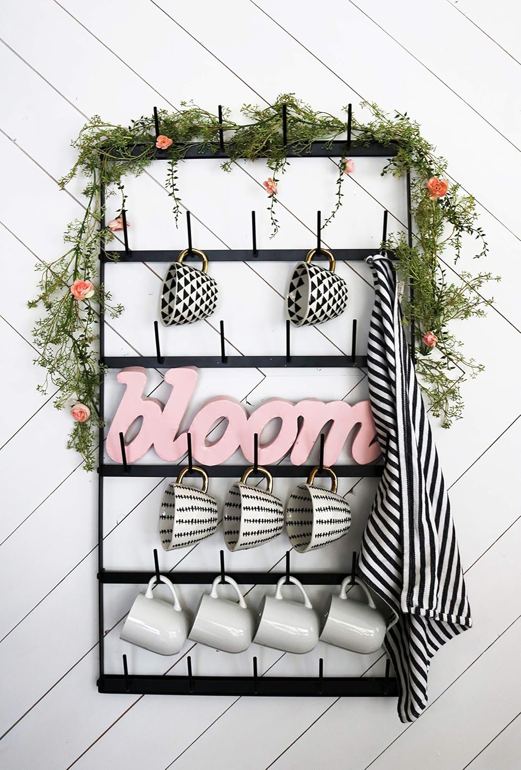 Wall Mounted Black Iron Coffee Mug Rack R839