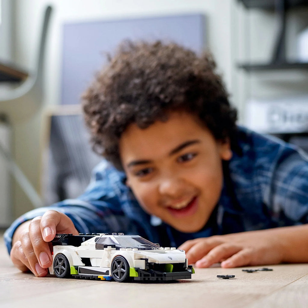 White Racing Car Building Set L322978
