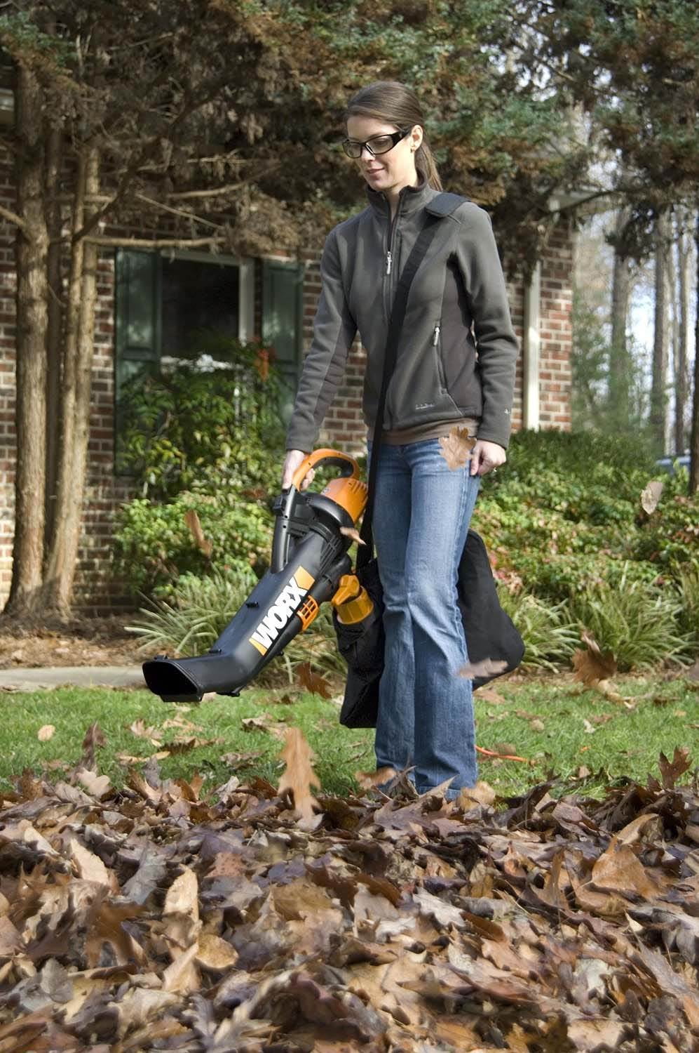 Corded Electric Blower/Mulcher/Vacuum Z992882