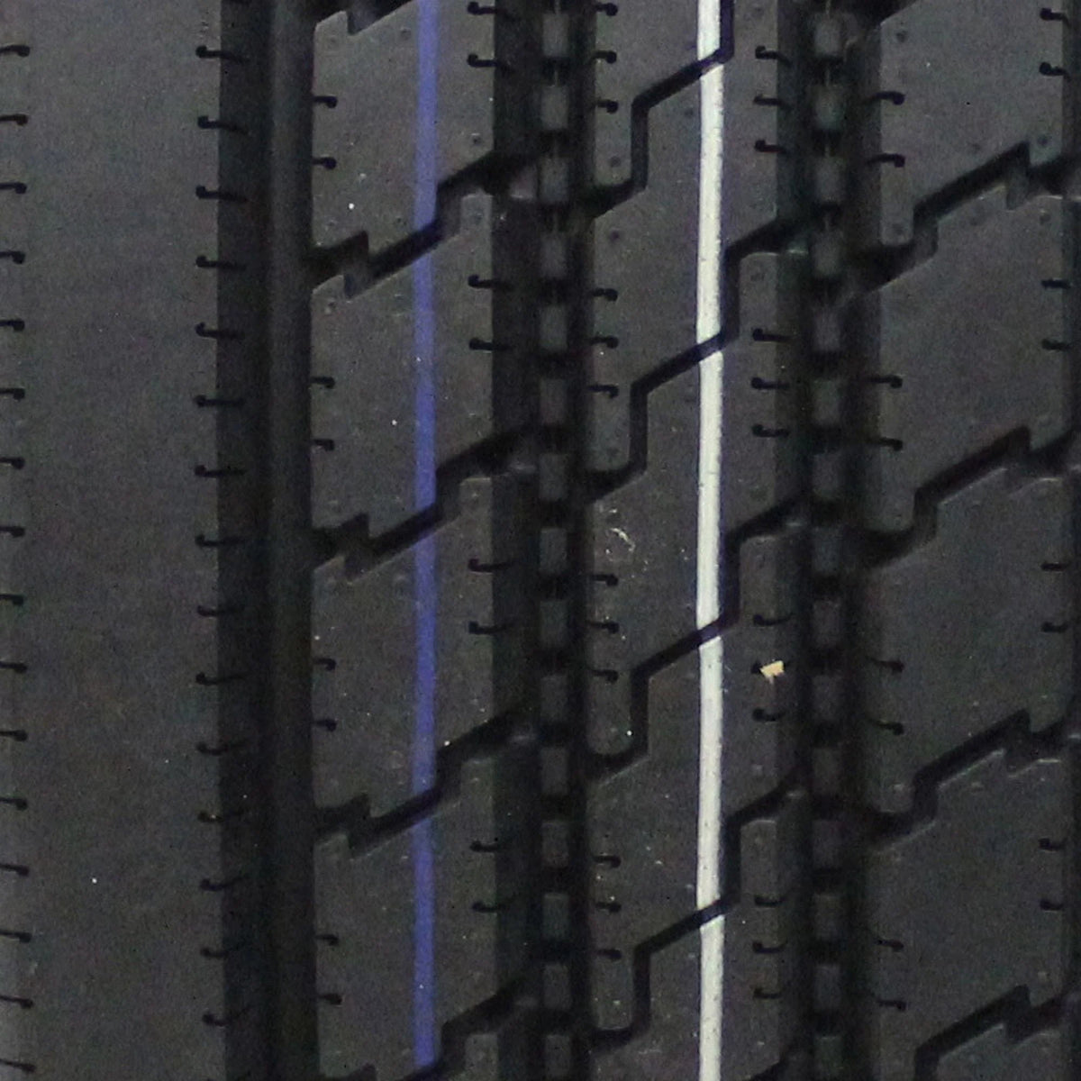 265/70R19.5 Commercial Tire O4044