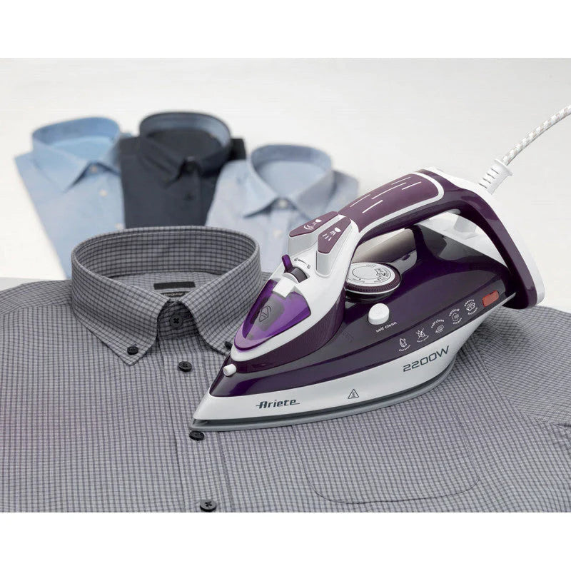Ceramic 2200W Steam Iron A220678