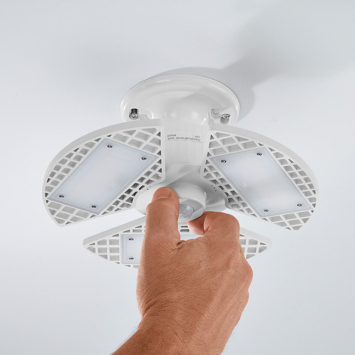 8000 Lumen Motion Sensor Shop Light Y576