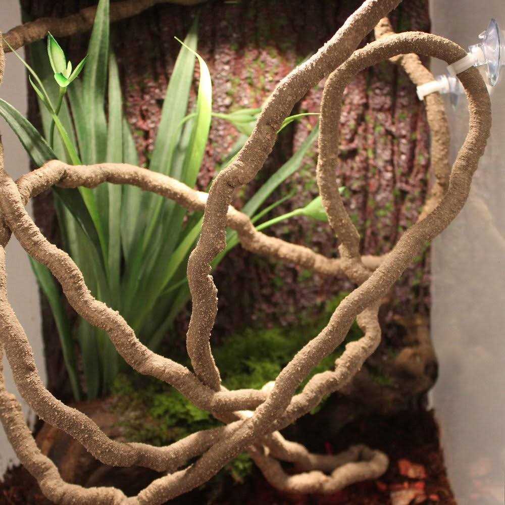 8-Foot Flexible Reptile Vines U489045