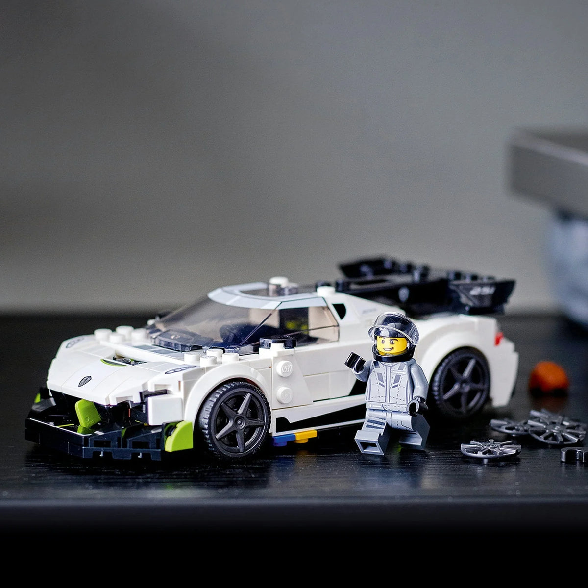 White Racing Car Building Set L322978