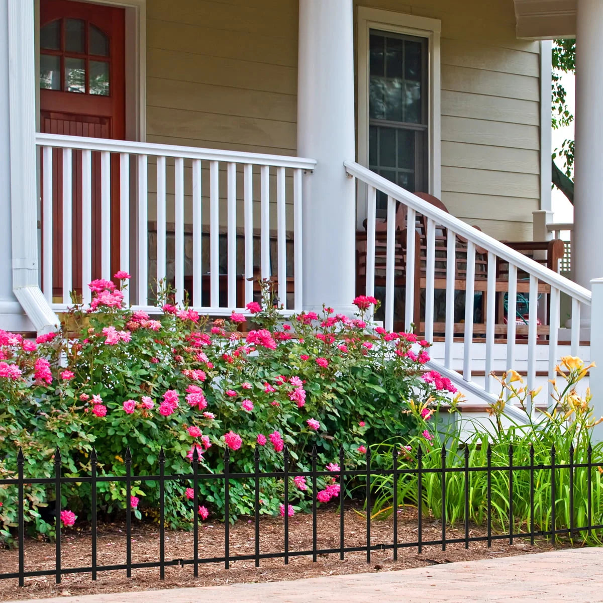 Black Powder Coated Steel Garden Border N977