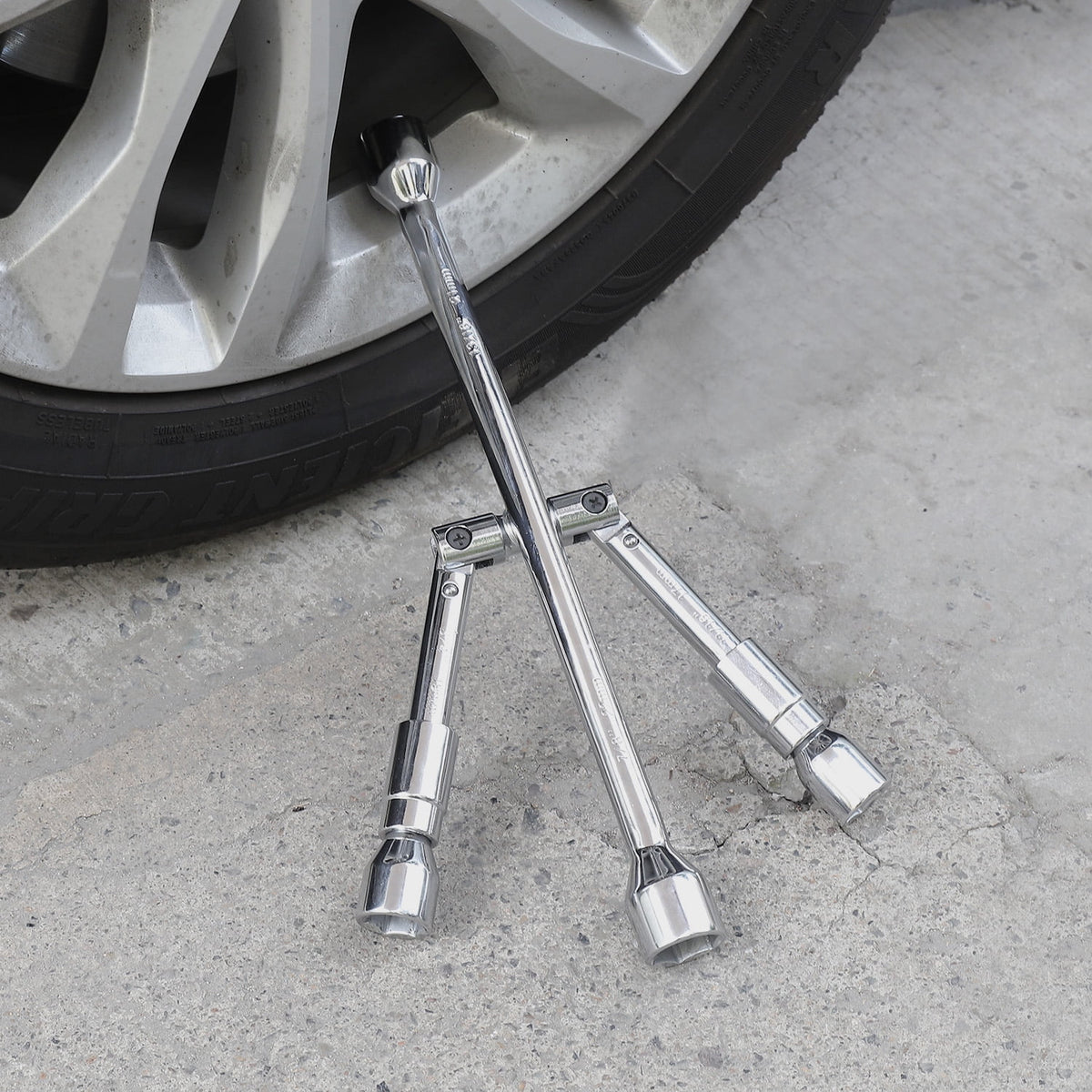 14-inch Folding Steel Lug Wrench U89933