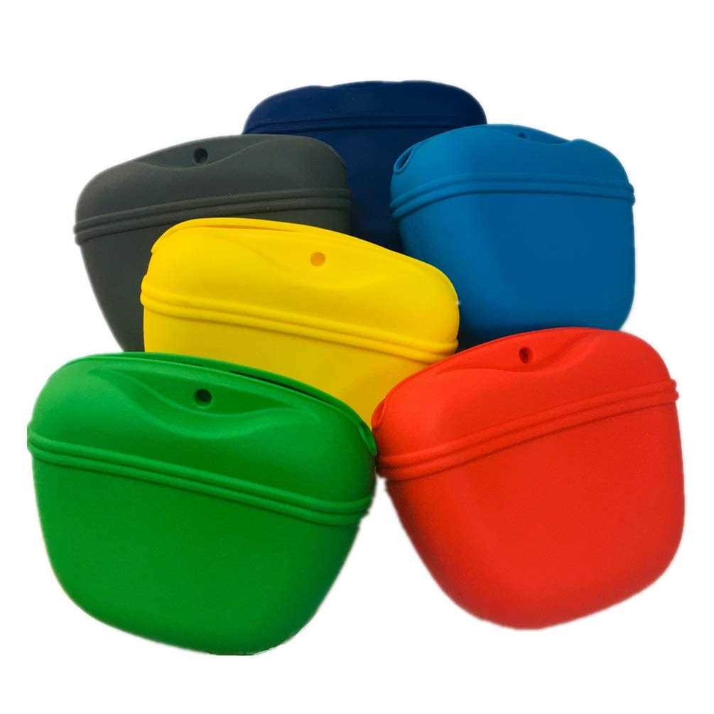 Silicone Dog Treat Pouch with Magnetic Closure and Waist Clip K71750